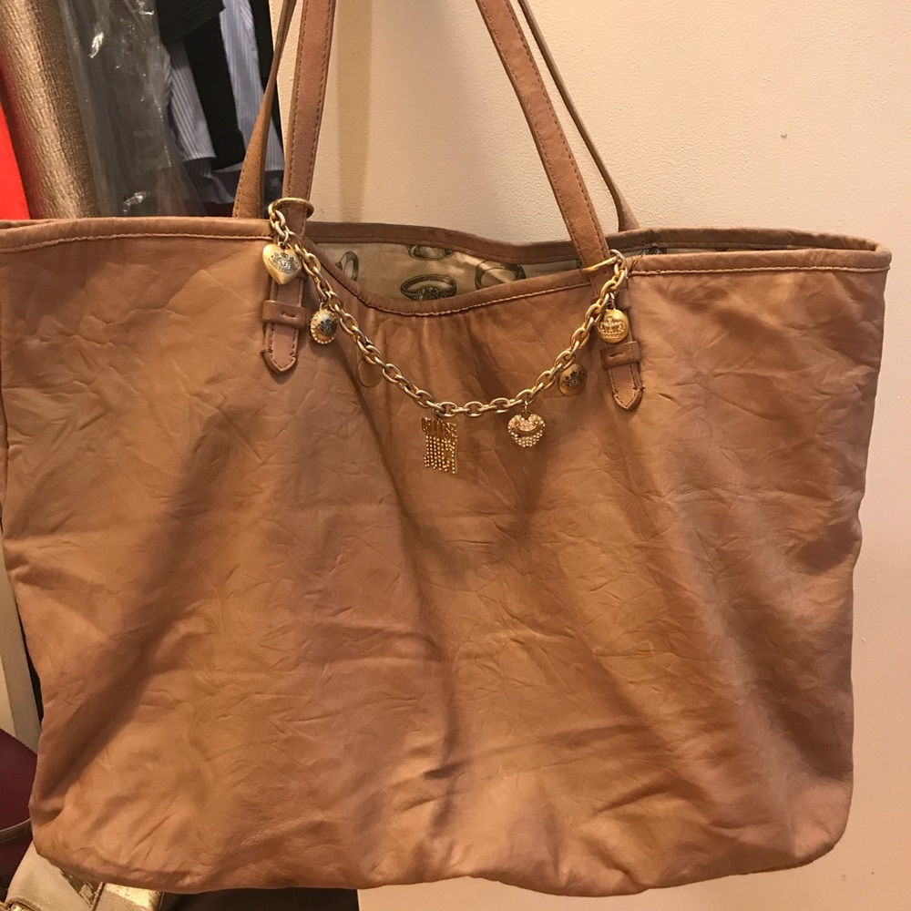 Juicy Couture tan